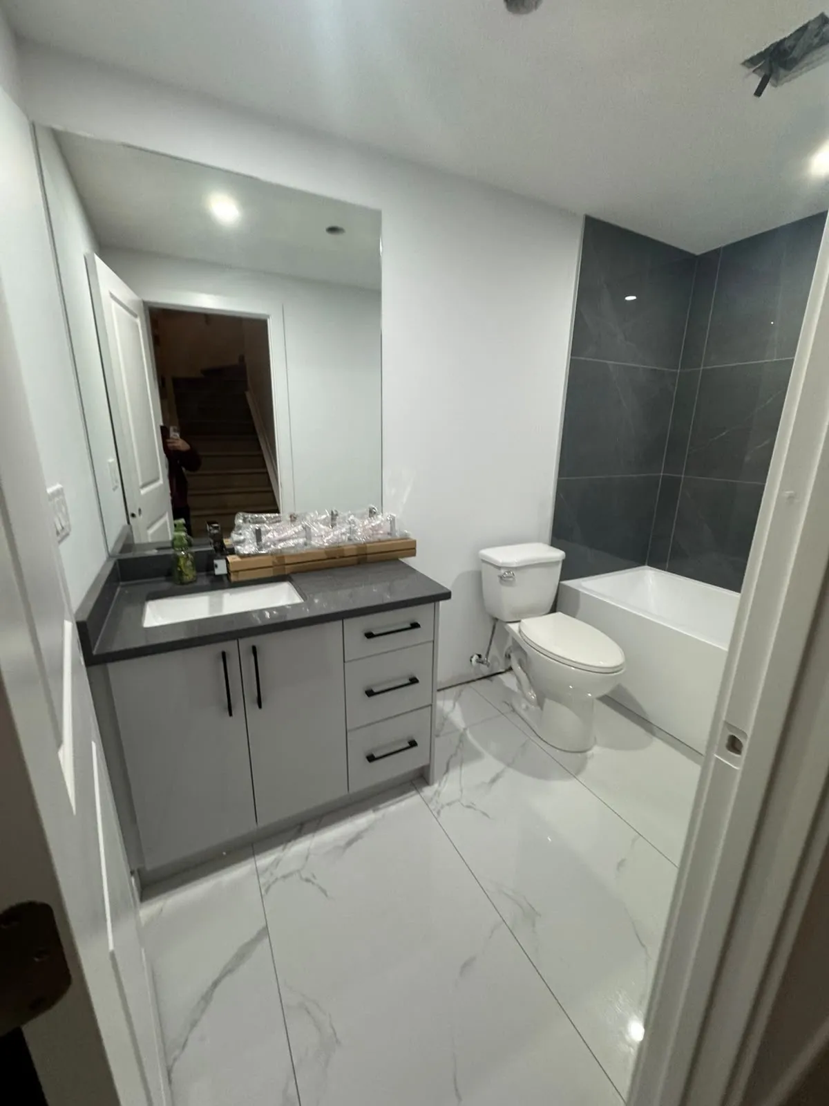 Ensuite bathroom cleaned by Ezee Cleanings in Edmonton